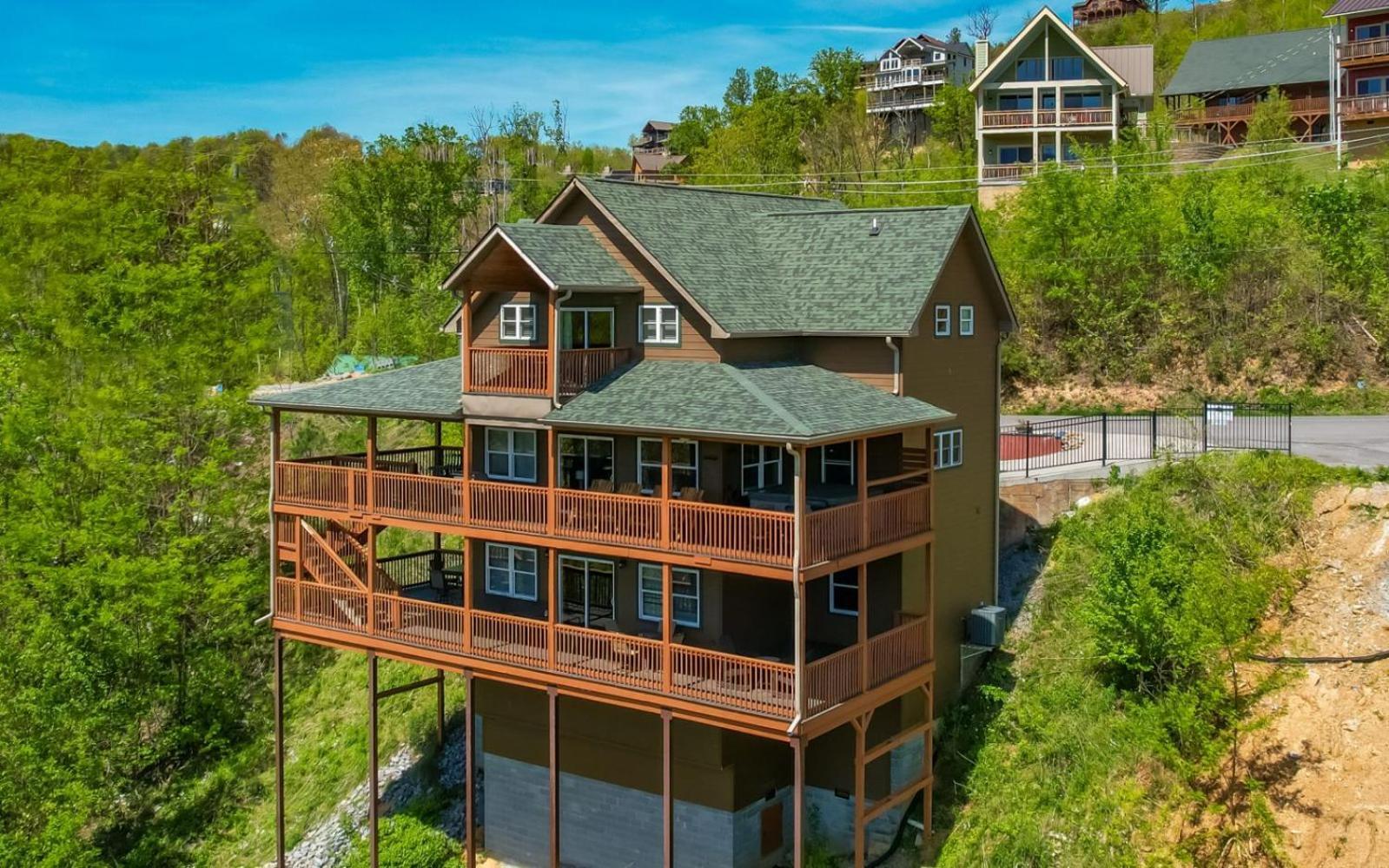 Beartastic Mountain View Lodge ガトリンバーグ エクステリア 写真